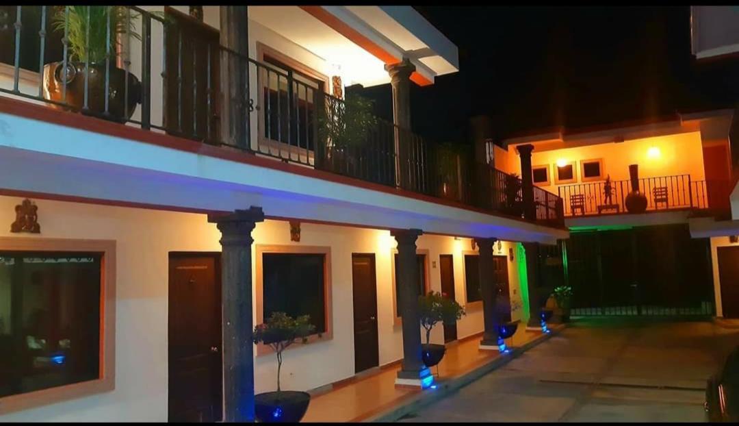 Hotel Maya 2012 Amacuzac 외부 사진
